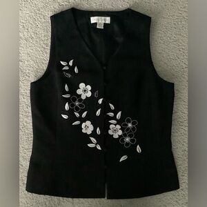 Casual Corner Black Sleeveless Embroidered Floral Vest